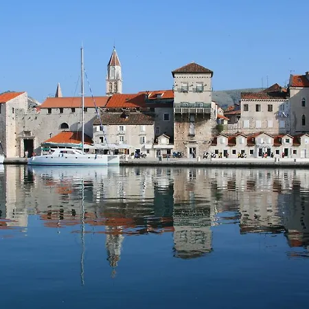 Nelly Apartamento Trogir